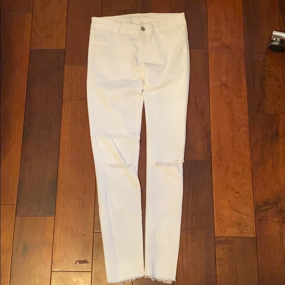 White high waisted jeans